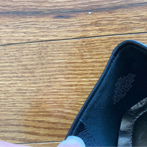 EASYSPIRIT Padded Heels - Picture 5 of 6